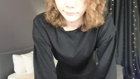 Snapshot of novaeva_ chatting on May 29, 2026, 12:41 am Eva online show from May 29, 2026, 12:41 am