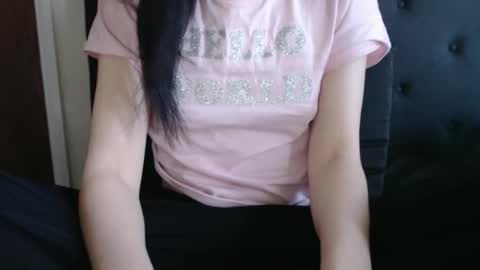 Snapshot of novafrey chatting on January 13, 2026, 5:18 pm Olivia online show from January 13, 2026, 5:18 pm