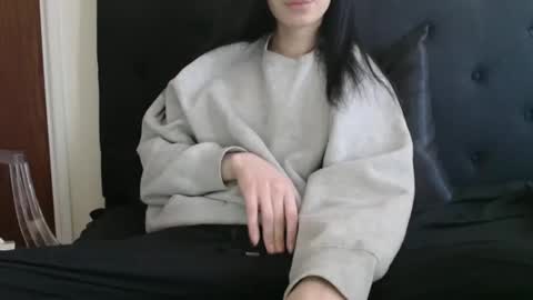 Snapshot of novafrey chatting on January 15, 2026, 7:28 pm Olivia online show from January 15, 2026, 7:28 pm