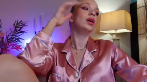 Snapshot of novahollis chatting on March 31, 2026, 6:47 am NovaX online show from March 31, 2026, 6:47 am