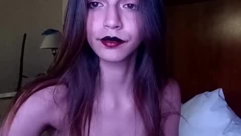 novalovelle online show from February 6, 2026, 4:06 am