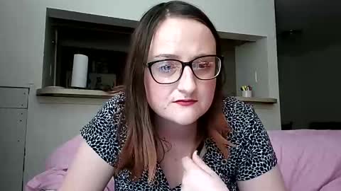 Snapshot of novarose233609 chatting on January 15, 2025, 2:27 am novarose233609 online show from January 15, 2025, 2:27 am