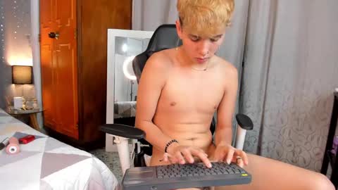Snapshot of novaybrian chatting on February 8, 2025, 9:03 am NovayBrian online show from February 8, 2025, 9:03 am