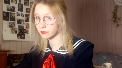 Snapshot of novellahartig chatting on February 12, 2026, 2:12 pm Sari It is my first day online show from February 12, 2026, 2:12 pm