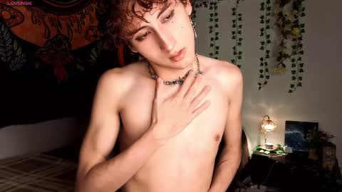 maxie online show from April 7, 2026, 3:40 am