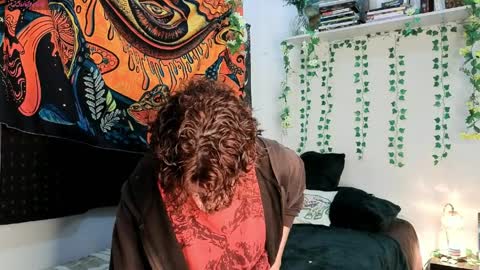 maxie online show from April 8, 2026, 2:22 am