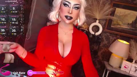 Snapshot of nswcunt chatting on January 7, 2026, 7:05 pm QUEEN MIRAHH online show from January 7, 2026, 7:05 pm