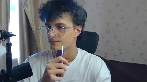 Snapshot of nuar_x chatting on May 6, 2026, 2:11 pm Nuar X online show from May 6, 2026, 2:11 pm