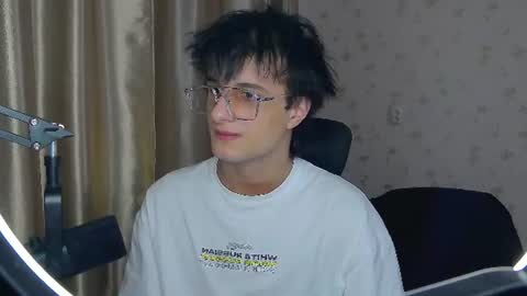 Snapshot of nuar_x chatting on June 8, 2026, 5:24 pm Nuar X online show from June 8, 2026, 5:24 pm