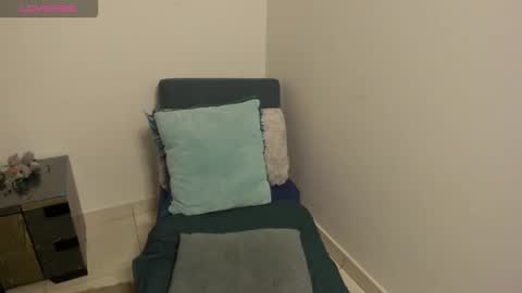 nuit_rose online show from February 1, 2026, 2:43 am