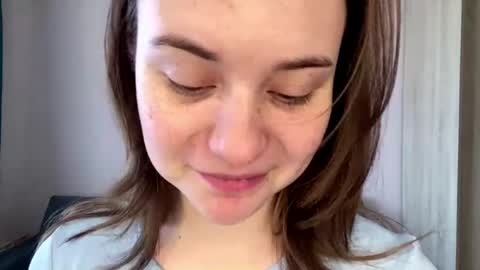 Odelina online show from April 15, 2026, 8:54 am