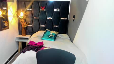 Snapshot of nury_fox chatting on April 12, 2026, 12:32 pm NURY FOX online show from April 12, 2026, 12:32 pm