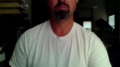 nvrenuff1979 online show from November 23, 2025, 1:33 pm