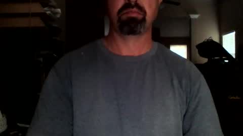 nvrenuff1979 online show from February 12, 2026, 12:33 pm