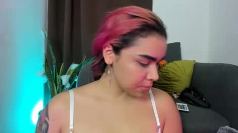 Snapshot of nyalgasai1 chatting on October 31, 2025, 3:07 am Nia online show from October 31, 2025, 3:07 am