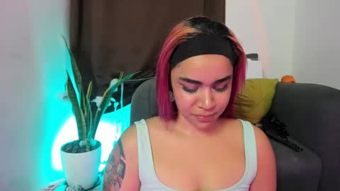 Snapshot of nyalgasai1 chatting on November 9, 2025, 11:25 pm Nia online show from November 9, 2025, 11:25 pm