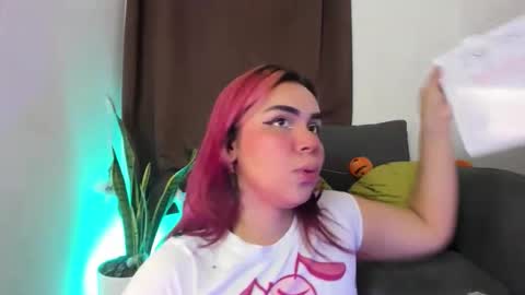 Snapshot of nyalgasai1 chatting on November 11, 2025, 3:06 am Nia online show from November 11, 2025, 3:06 am