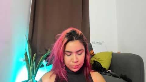 Snapshot of nyalgasai1 chatting on November 13, 2025, 4:44 am Nia online show from November 13, 2025, 4:44 am