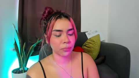 Snapshot of nyalgasai1 chatting on November 15, 2025, 10:15 pm Nia online show from November 15, 2025, 10:15 pm