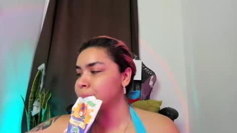 Snapshot of nyalgasai1 chatting on November 19, 2025, 10:37 am Nia online show from November 19, 2025, 10:37 am