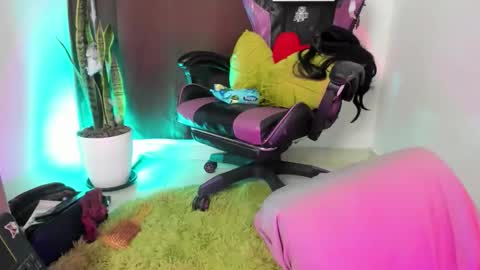 Snapshot of nyalgasai1 chatting on November 20, 2025, 4:23 am Nia online show from November 20, 2025, 4:23 am