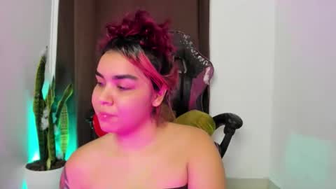 Snapshot of nyalgasai1 chatting on December 4, 2025, 11:46 pm Nia online show from December 4, 2025, 11:46 pm