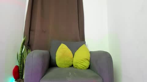 Snapshot of nyalgasai1 chatting on December 14, 2025, 4:29 am Nia online show from December 14, 2025, 4:29 am