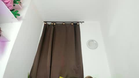 Nia online show from February 21, 2026, 5:19 am