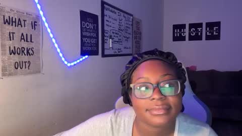 Snapshot of nybellaho chatting on February 7, 2025, 6:56 am bella2sexy online show from February 7, 2025, 6:56 am