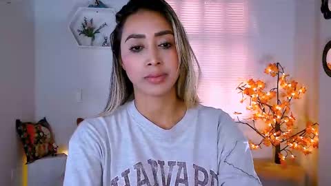 Nycole online show from December 14, 2024, 8:08 pm