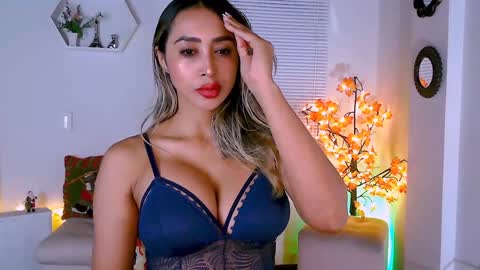 Nycole online show from December 21, 2024, 11:34 pm