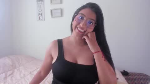 Vanessa online show from November 30, 2025, 7:40 pm