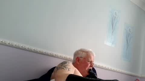 Snapshot of nylonlegs69 chatting on May 11, 2026, 4:37 pm stockings suspenders mad online show from May 11, 2026, 4:37 pm