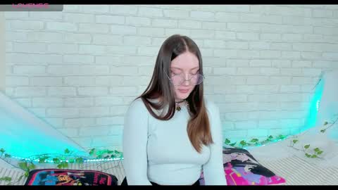 Kat online show from April 17, 2026, 3:26 pm