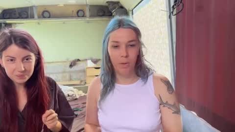 Creamy Grapefruit online show from October 31, 2025, 10:11 pm