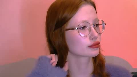 nyra_thira online show from May 24, 2026, 9:42 pm