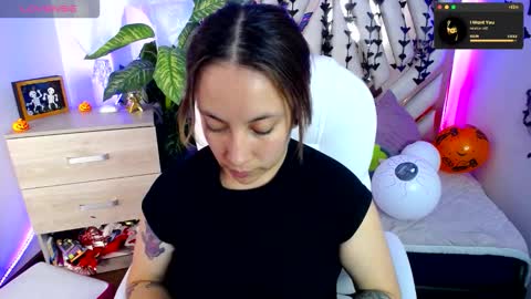 Alex   .    online show from November 3, 2025, 10:32 pm