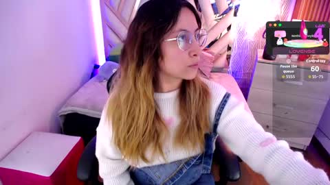 Snapshot of nyx_andria chatting on May 19, 2026, 3:13 am Alex . online show from May 19, 2026, 3:13 am