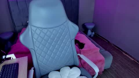 Snapshot of nyx_dolll chatting on October 27, 2025, 8:57 pm Nyx Doll online show from October 27, 2025, 8:57 pm