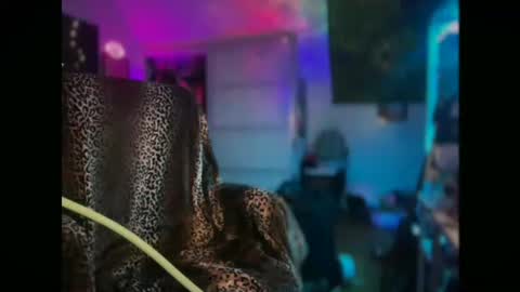 nyxxen online show from February 8, 2026, 11:35 am