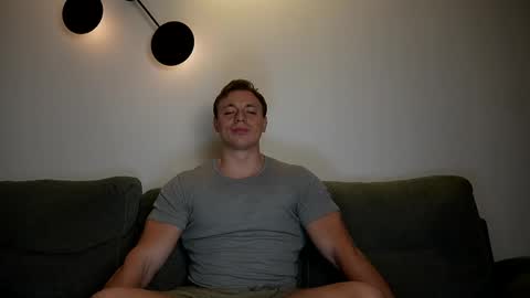 Snapshot of o_r_b_i_t chatting on May 5, 2026, 3:31 pm o_r_b_i_t online show from May 5, 2026, 3:31 pm