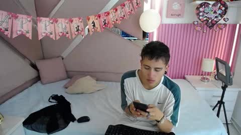 oblivionlove online show from February 16, 2026, 12:45 pm