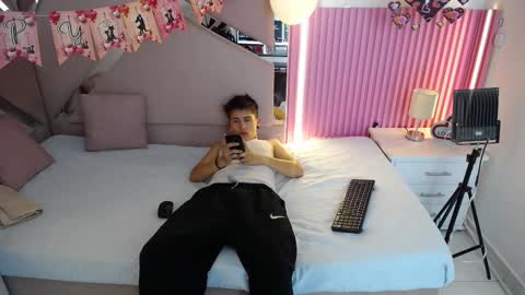 oblivionlove online show from February 23, 2026, 1:08 pm