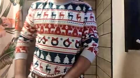 Snapshot of ocassional_dreams chatting on December 14, 2025, 12:21 pm ocassional_dreams online show from December 14, 2025, 12:21 pm