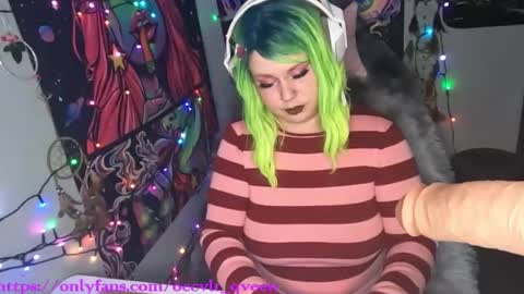 occvlt qveen online show from February 6, 2025, 12:11 am