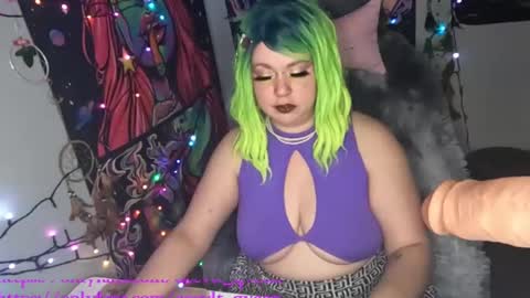 occvlt qveen online show from February 8, 2025, 7:37 am