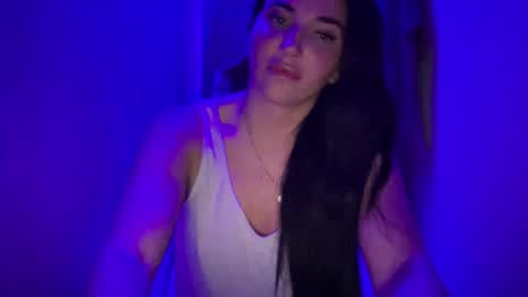 Snapshot of oceanxalara22_xo chatting on October 4, 2025, 2:31 am A L A R A online show from October 4, 2025, 2:31 am