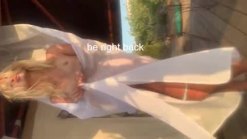 hi im Janasmall boobs big heart  warm pussy  online show from February 18, 2025, 1:54 am