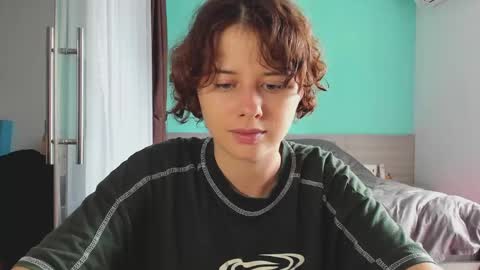 Snapshot of octopussy69x chatting on February 5, 2025, 4:37 am Evie online show from February 5, 2025, 4:37 am