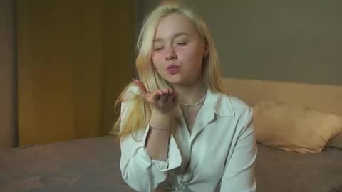 Snapshot of odelynbrower chatting on November 24, 2025, 7:24 pm Alice online show from November 24, 2025, 7:24 pm